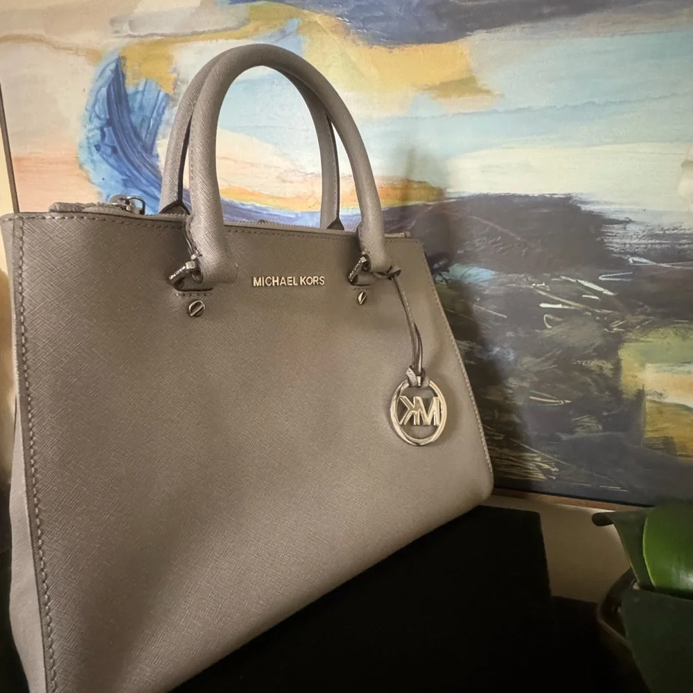 Michael Kors Elegant Gray Satchel Set - Picture 6 of 11
